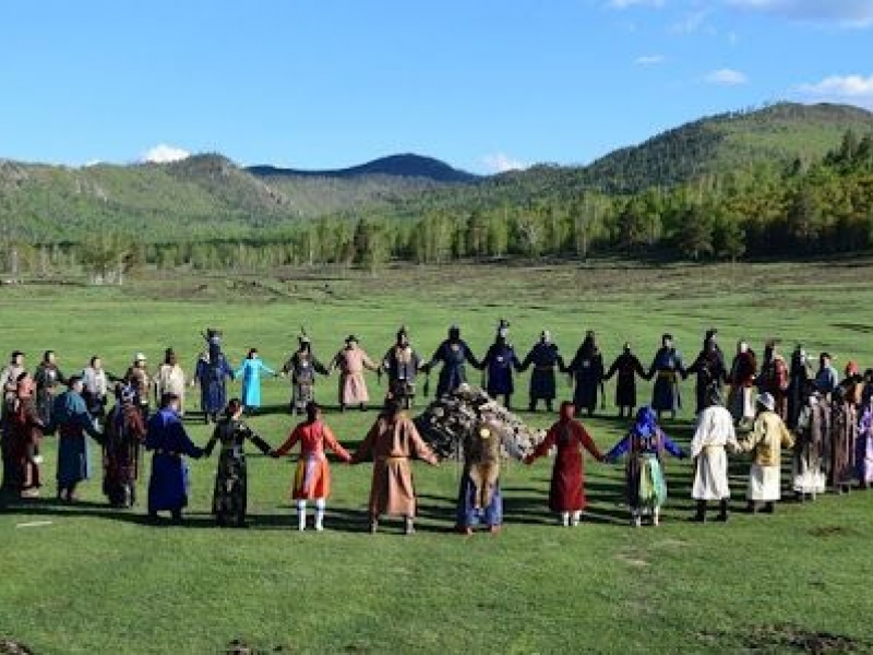 Тойрон бүжиг <br>бий биелэгээ