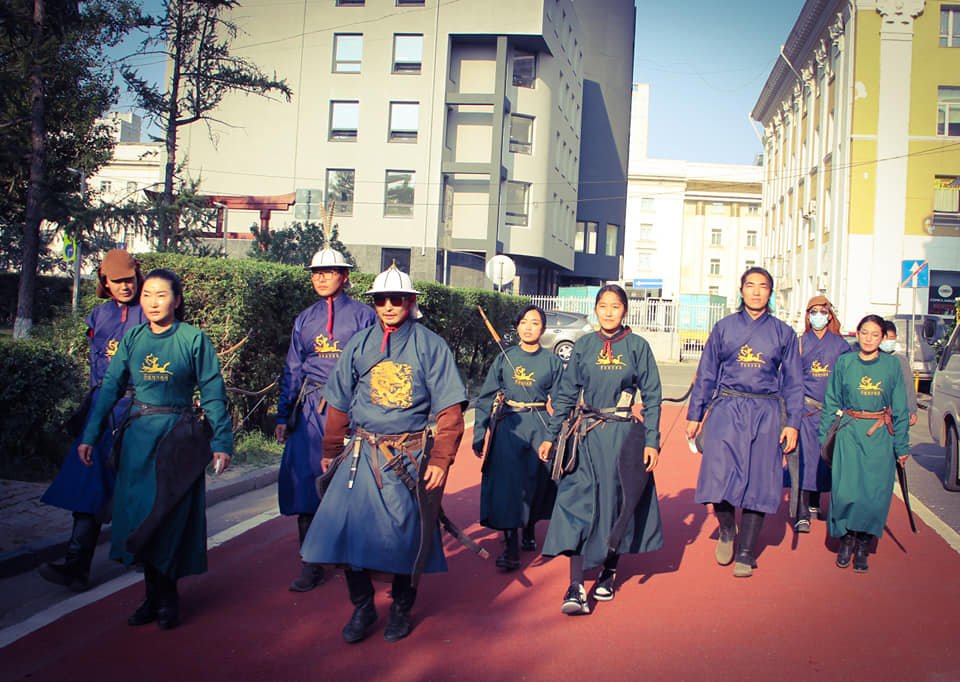 Намнаа Академийн тамирчид Дээлтэй Монгол өдөрлөгт оролцов